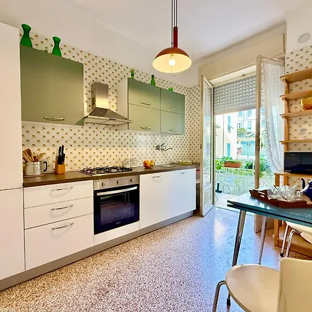 Happy - Sea Bike And Private Garage Apartment